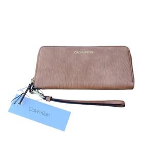 Calvin Klein Brown Leather Zip Around Clutch Wallet Wristlet